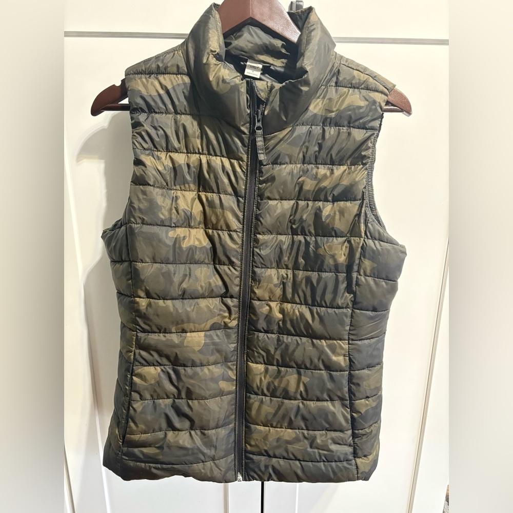 Old Navy Green Camouflage Vest